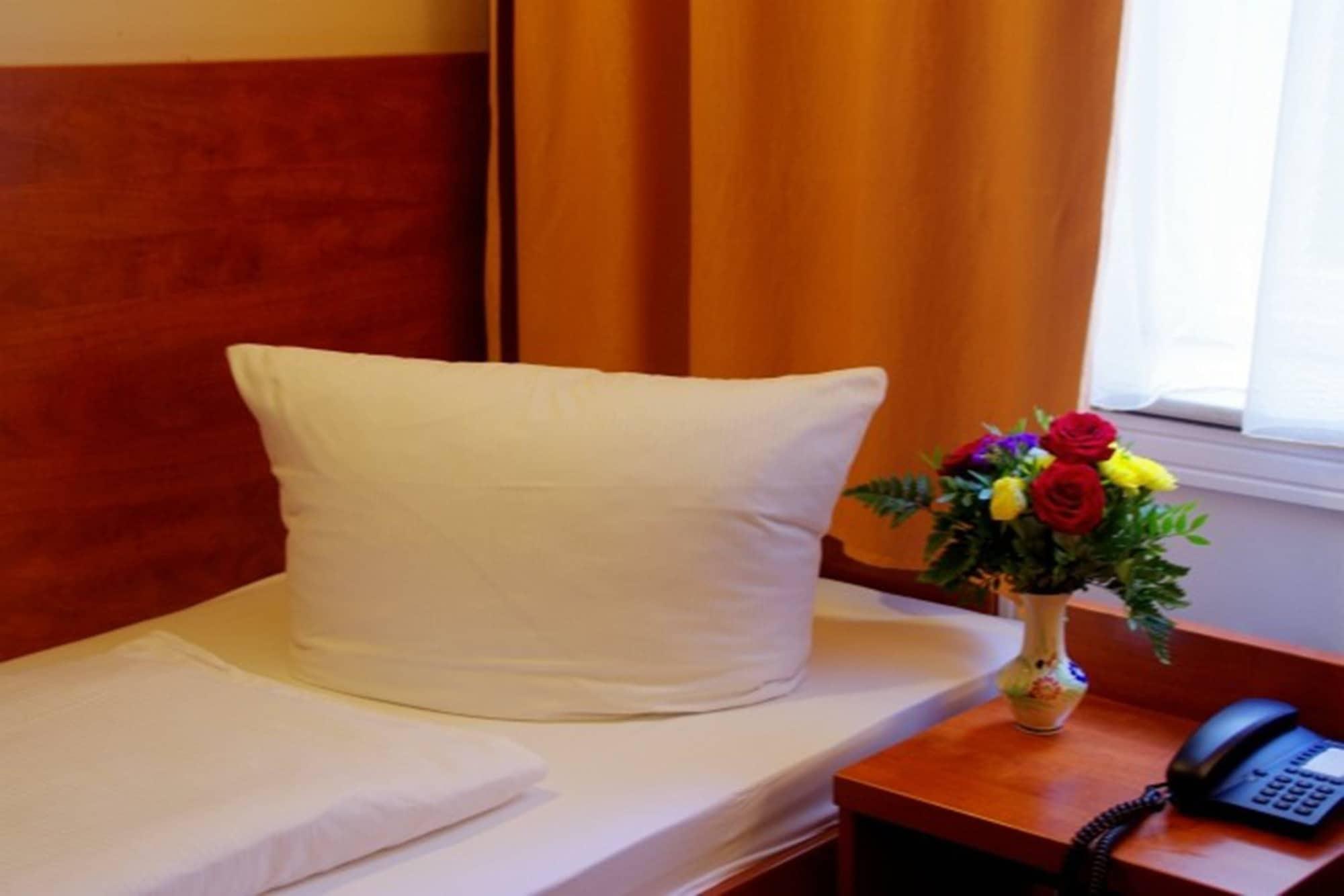 City Hotel Am Kurfuerstendamm Берлин Экстерьер фото