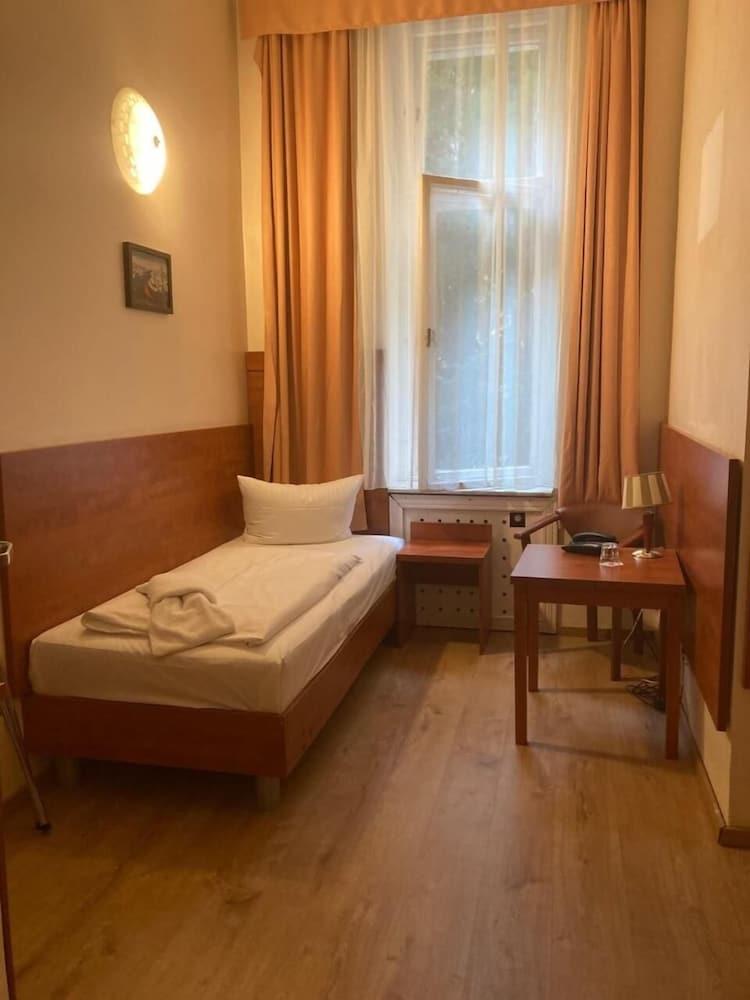City Hotel Am Kurfuerstendamm Берлин Экстерьер фото