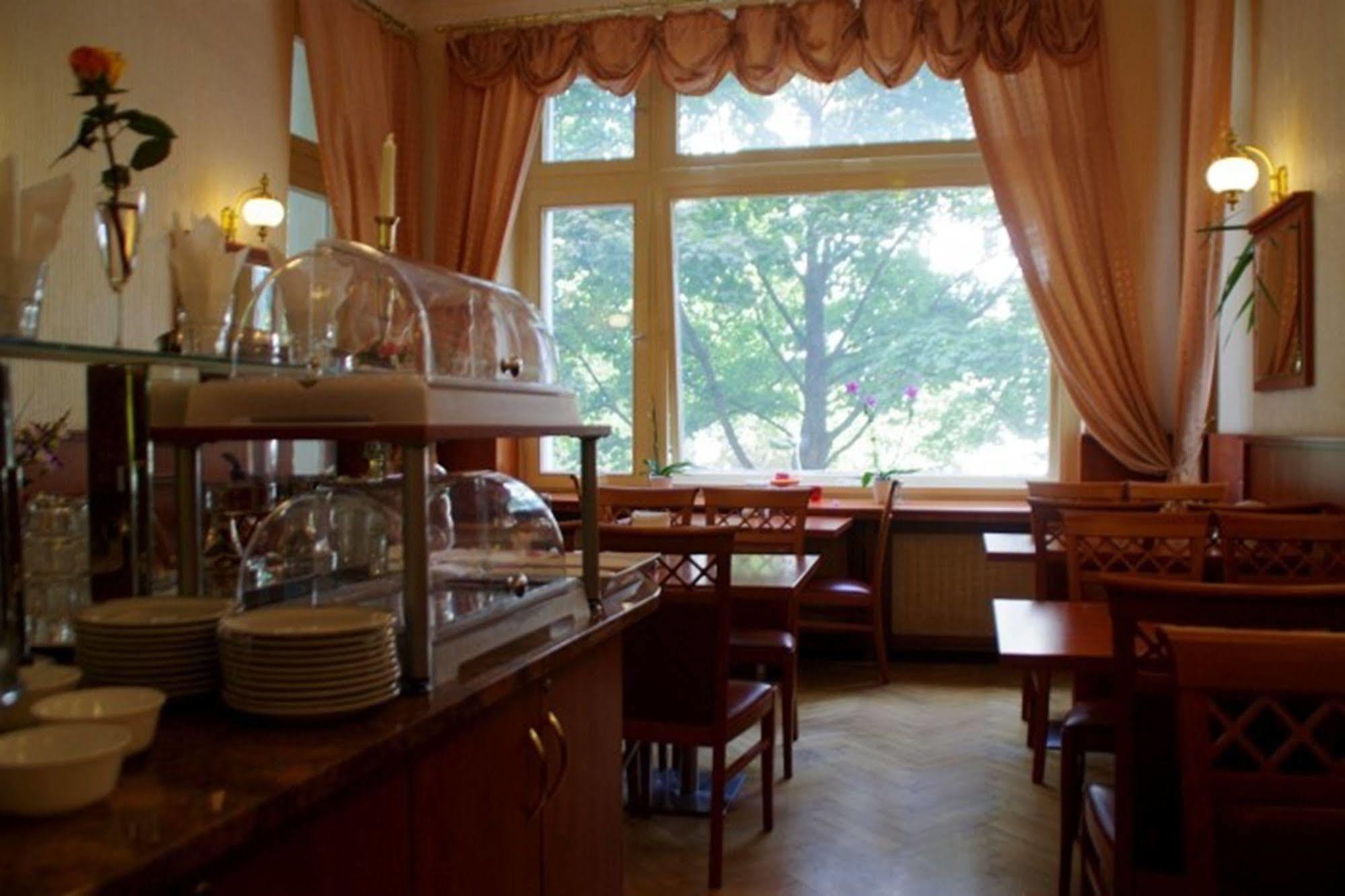 City Hotel Am Kurfuerstendamm Берлин Экстерьер фото