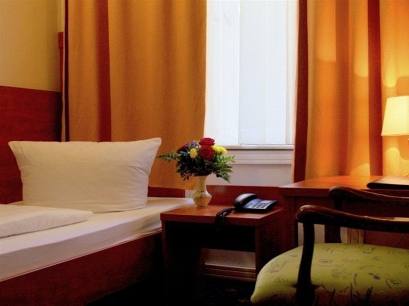 City Hotel Am Kurfuerstendamm Берлин Экстерьер фото